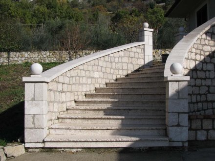 scalinata esterna in pietra piconata - arte pietra snc